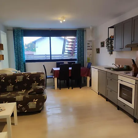 Apartment Land *